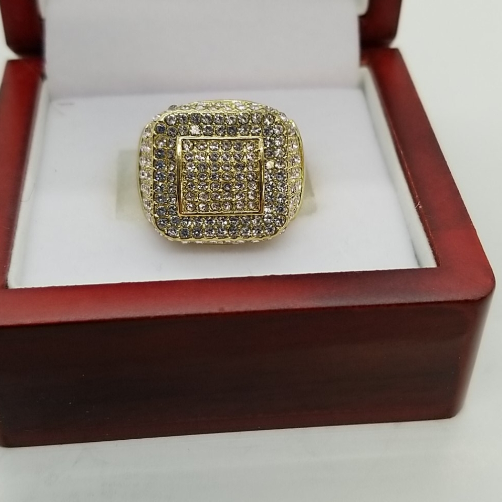 Mans Ring - Picture 3 of 4